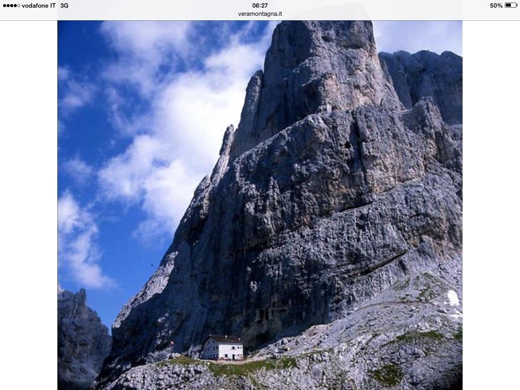 Отель Rifugio Velo Della Madonna Сан-Мартино-ди-Кастроцца Экстерьер фото