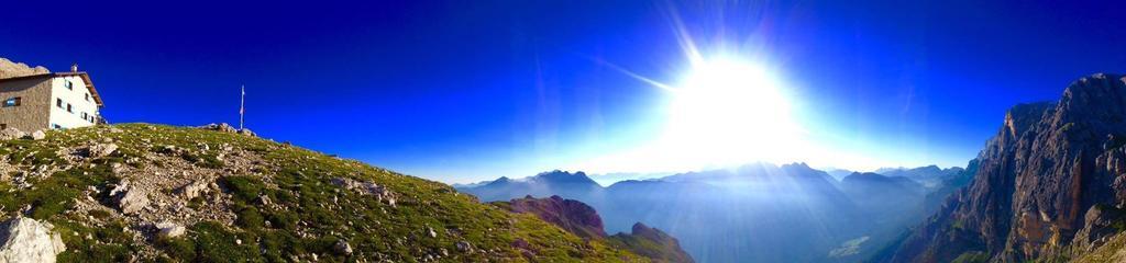 Отель Rifugio Velo Della Madonna Сан-Мартино-ди-Кастроцца Экстерьер фото