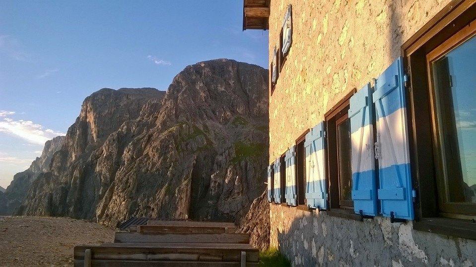 Отель Rifugio Velo Della Madonna Сан-Мартино-ди-Кастроцца Экстерьер фото
