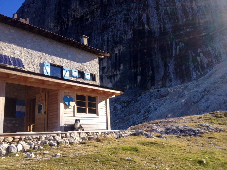 Отель Rifugio Velo Della Madonna Сан-Мартино-ди-Кастроцца Экстерьер фото